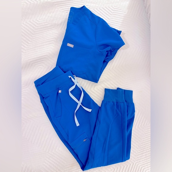 XXS Petite Figs Set Royal Blue, practically new! Only worn a handful of times - Picture 3 of 10